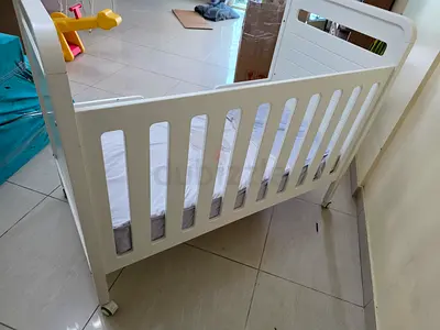 White Wooden Baby Crib / Cot in Good Condition
