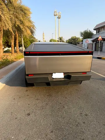 2026 Tesla CYBERTRUCK photo 3