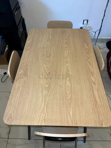 Dining table + 4 chairs