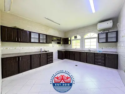 Huge Space 3 Bedroom Hall with Big kitchen at Prime location in Shawamekh