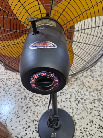 Rarely used 26 inch diameter stand fan in pristine condition.