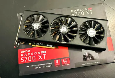 AMD RADEON 5700XT with box