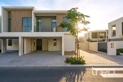 Brand New I 4 Beds | Corner Kitchen