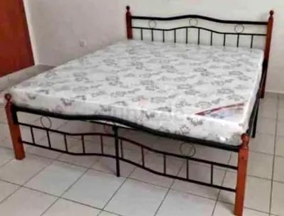 BRAND NEW WOODEN STEEL QUEEN BED FRAME 150X190 CM WITH MATTRESS