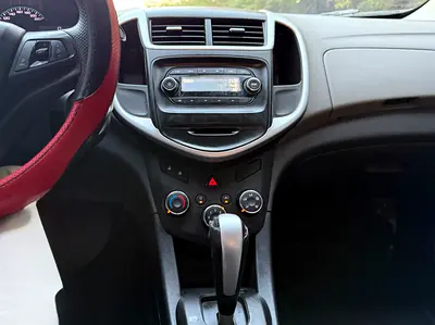 2018 Chevrolet AVEO 照片 10