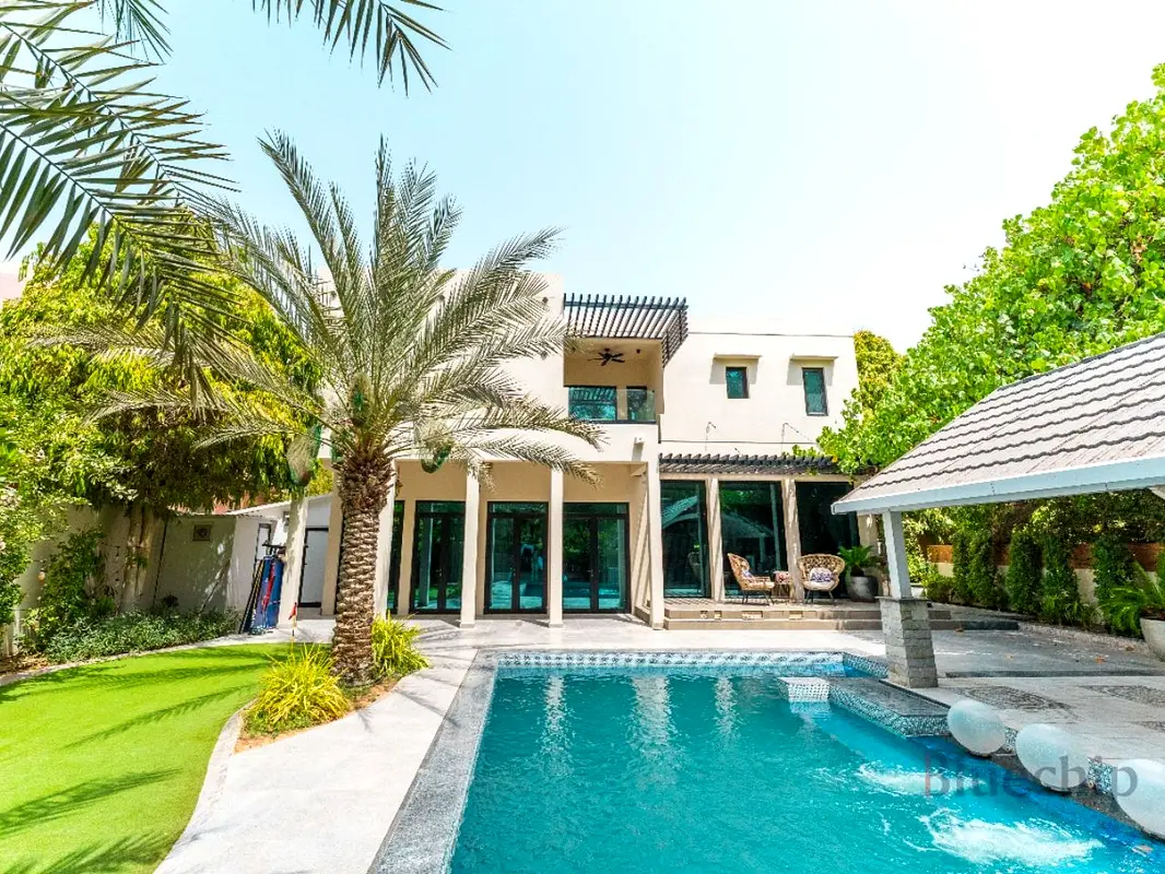 Luxury Redefined| Fully Furnished | Prime Location