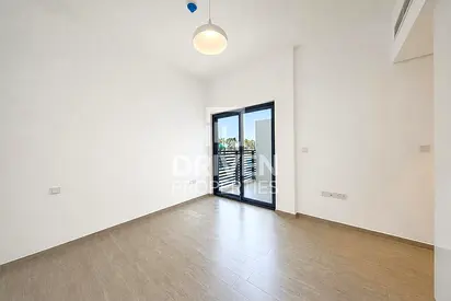 Vacant Apt | Chiller Free | Near to Metro