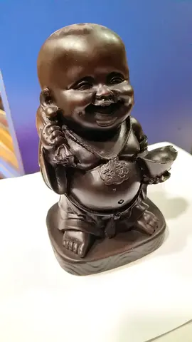 Resin wood sculpture 16cm height