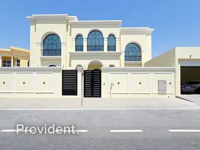 Brand New 5BR Villa | Private Lift | Huge Plot