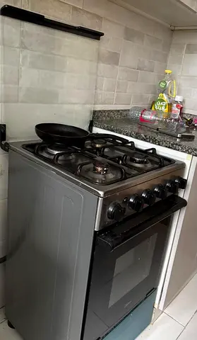 Used freestanding gas oven and stove in good condition