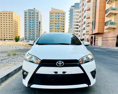 2015 Toyota YARIS — фото 2