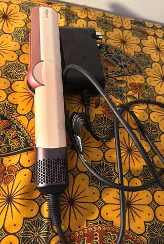 DYSON airstrait straightener (Ceramic pink/Rose gold)