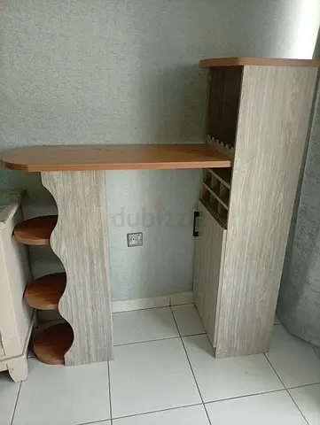 Table/Bar with high stool