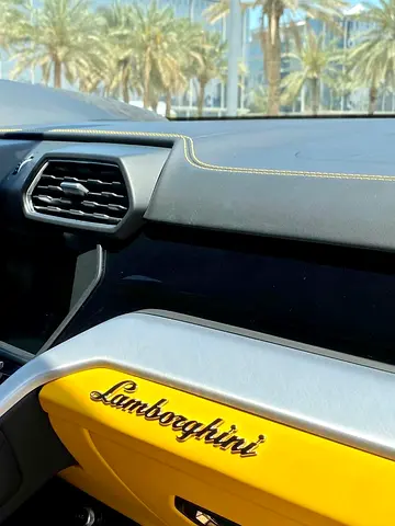 2019 Lamborghini URUS 缩略图 6