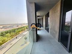 HOt Offer huge Size 2BHK apartment in Tiraz Building