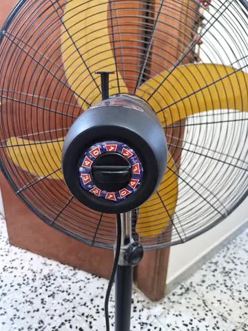 Rarely used 26 inch diameter 4.5 ft. high stand fan in pristine condition.