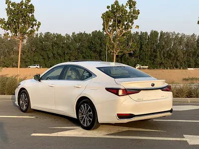 صورة 4 لـ 2023 Lexus ES-SERIES