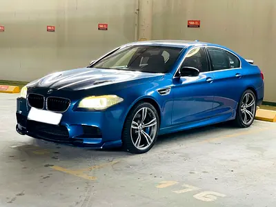 2013 BMW M5 thumbnail 3