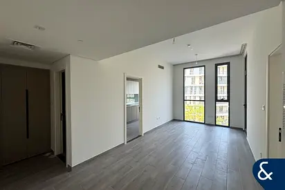 Modern | Naturally Bright | 1 Bedroom