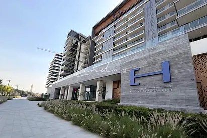 1BR | Mid Floor | Unfurnished