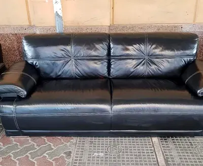 Black 3-1 Seater Leather Sofa - Good Condition