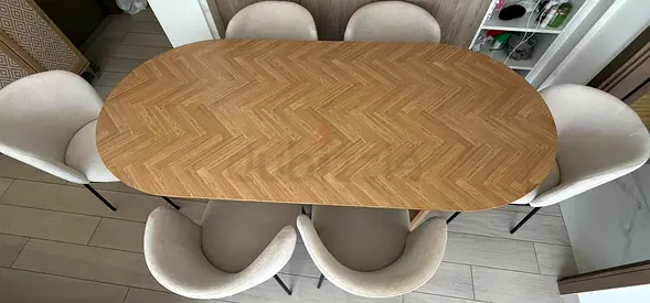 Oak Veneer Oval Dining Table with 4 Upholstered Chairs excellent condition
