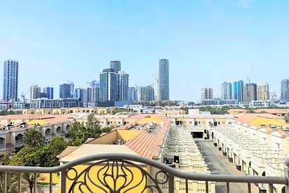 Spacious 1BHK | Unfurnished | Community View