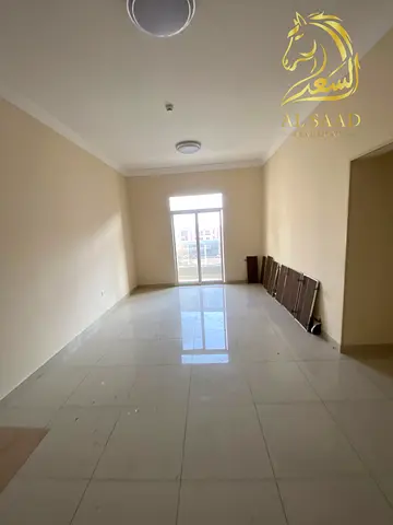 🏡 للإيجار السنوي – غرفتين وصالة في الجرف 3، عجمان | 40,000 درهم