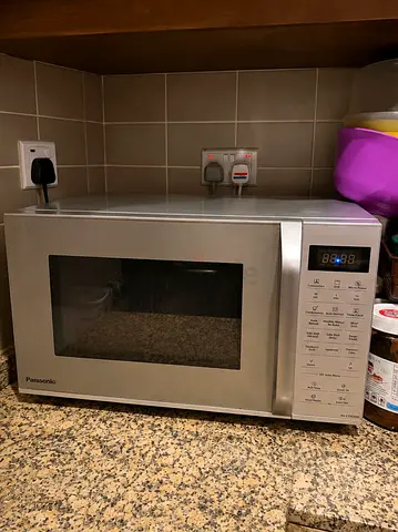 Panasonic Countertop Microwave - Good Working Condition