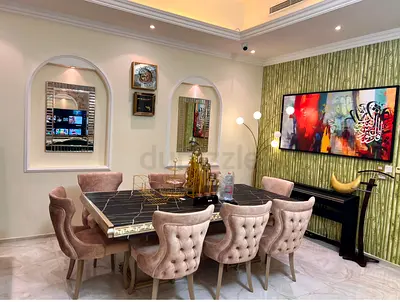 Elegant Royal dining table with 8 tufted velvet chairs - elegant set