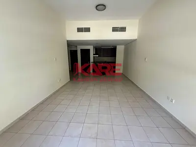 Spacious 1 Bedroom close to metro