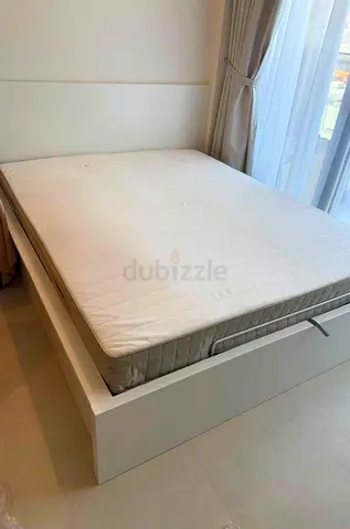 Ikea Malm hydraulic bed with mattress queen size excellent