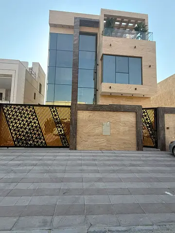 🏡 فيلا أول ساكن للإيجار في الحليو 2 – عجمان 🏡 ( ارضي + اول + روف ) مكونه من 6 غرف مع مجلس وصالة كبيرة للعائلات
