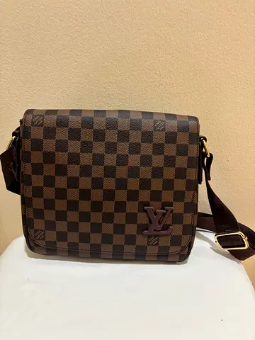 Louis Vuitton lv messenger bag for men