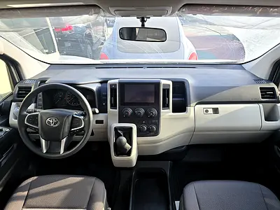 صورة 10 لـ 2026 Toyota HIACE