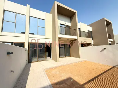 Wake Up to Desert Views ; A Stunning Single-Row Villa in La Violeta 2!