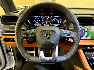 2026 Lamborghini URUS — миниатюра 14