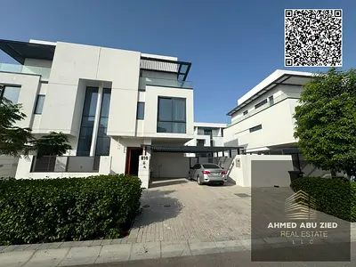Luxury fully furnished 4BR villa with Smart Home, central AC, 6 baths, American kitchen, maid room, storage, 2 parking spaces, garden. 4 payments, 10%