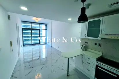 Upgraded | Balcony | Lake Views | Metro