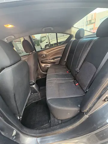 2019 Nissan VERSA 照片 10