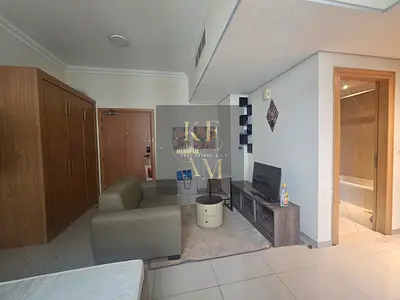 Furnished Studio | Lincoln Park B | Balcony | Community View