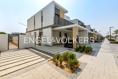 4-Bedroom + Maid’s | Single Row | Private Garden |