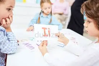 Lady English tutor for kids