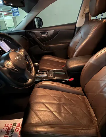 2018 Infiniti QX70 — фото 9