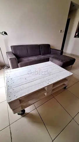 Pallet coffee table on casters