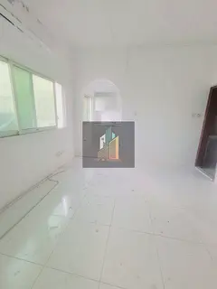 RENOVATED STUDIO