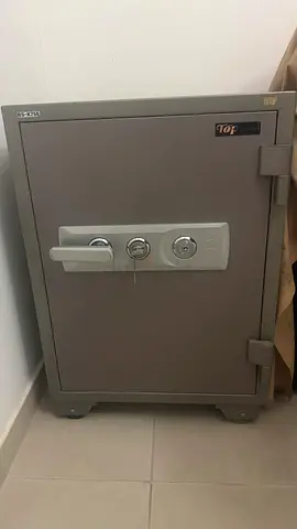 Heavy Duty Fireproof Safe with Combination Lock - Good Condition