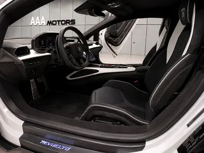 صورة مصغرة 9 لـ 2025 Lamborghini REVUELTO