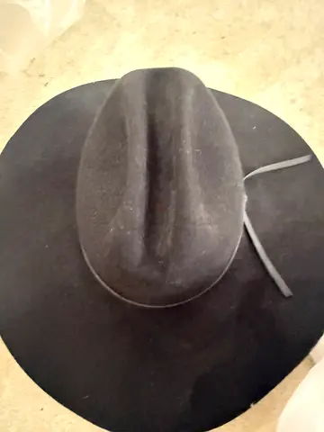 Black wide-brim felt fedora hat - good condition