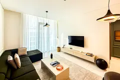 Contemporary | Upgraded | Ready to move in